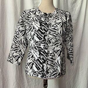 Chico's snap front abstract print top with 3/4 length sleeves size 1 med